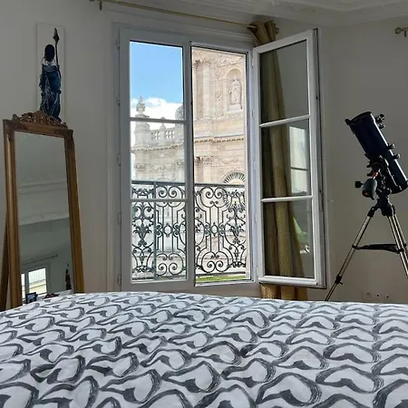 Apartment Unique In Paris